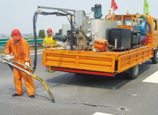 瀝青路面開槽灌縫技術(shù)